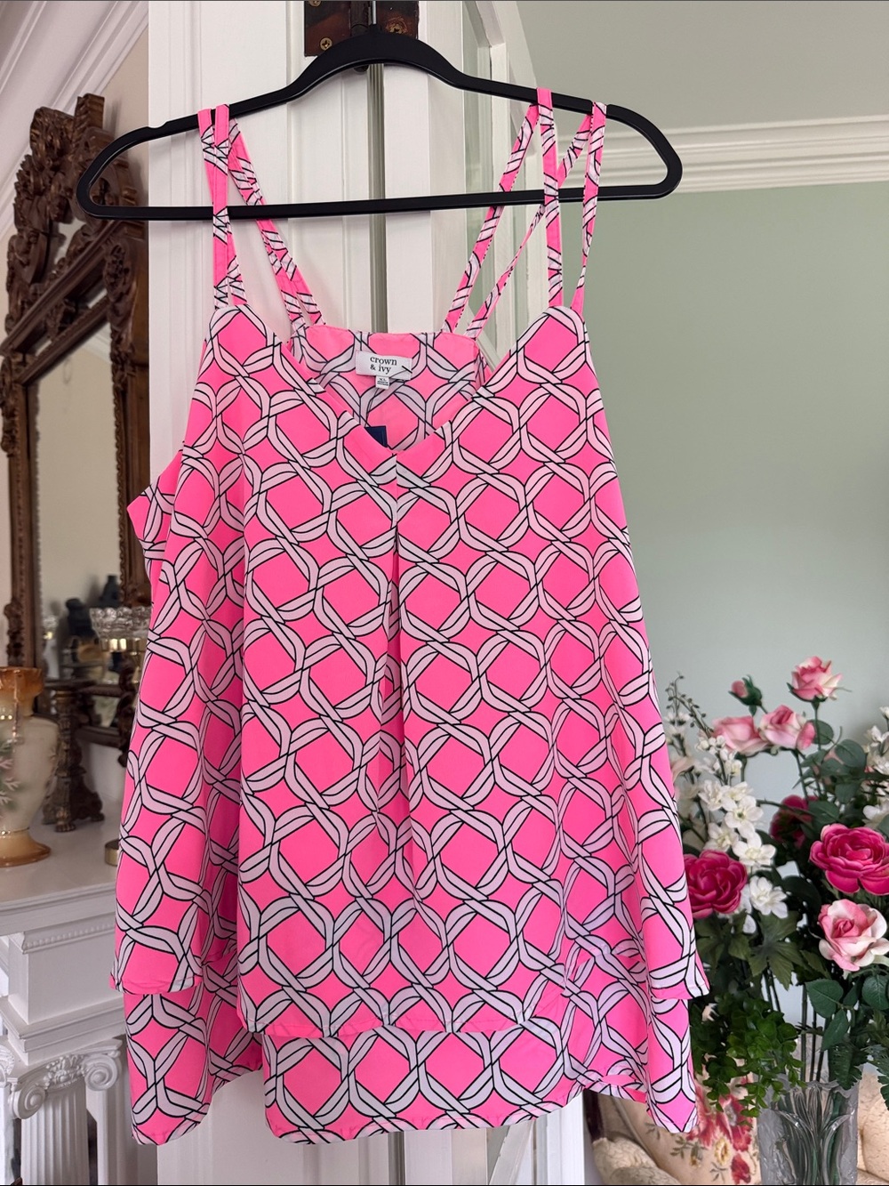 Crown and Ivy Bright Pink & White Geometric Double-Strap Tank, size XL (NWT)